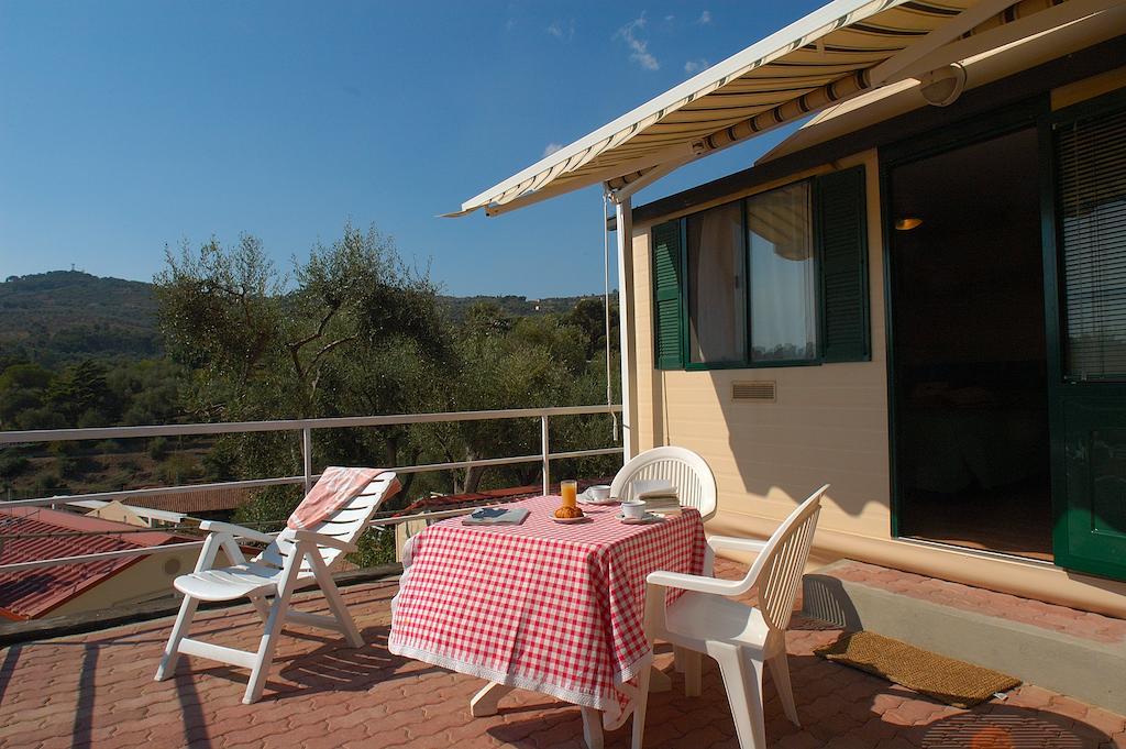 Camping Edy Diano Marina Phòng bức ảnh