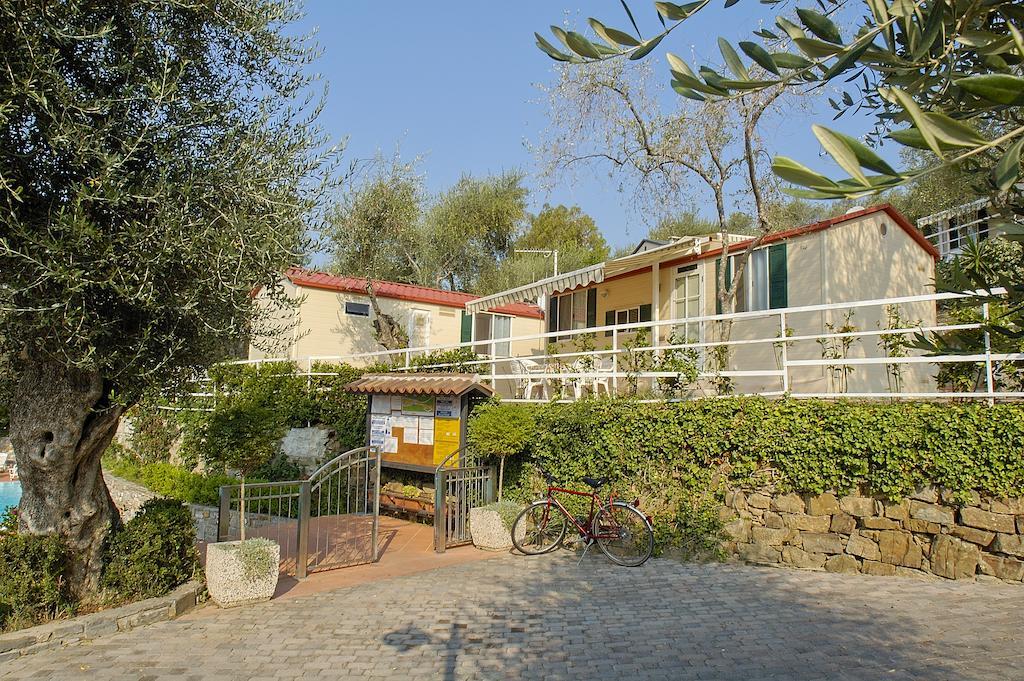 Camping Edy Diano Marina Phòng bức ảnh